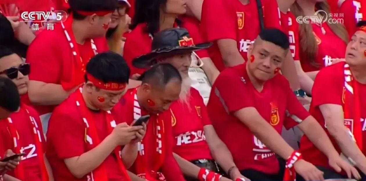 关于激烈争夺引起瞩目，场上球员们全力拼搏，肆意比拼的信息